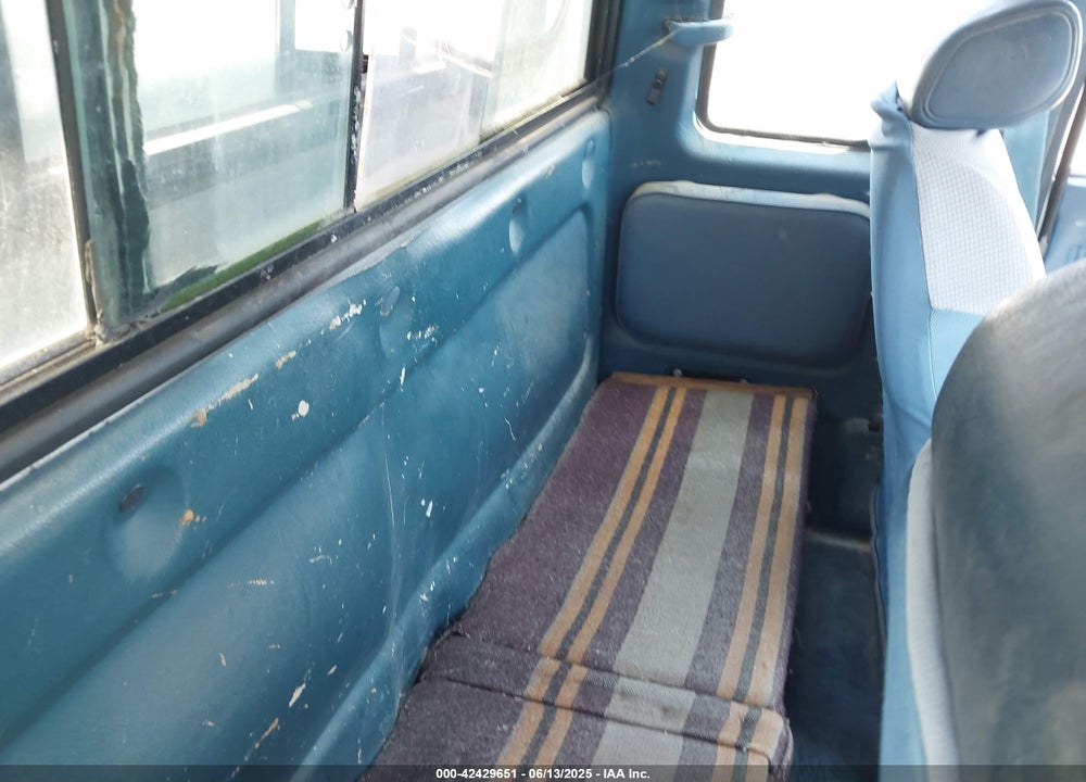 1985 NISSAN 720 KING CAB VIN: 1N6ND06Y4FC368175