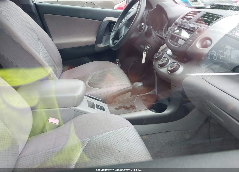 2006 TOYOTA RAV4 VIN: JTMBD33V066022303
