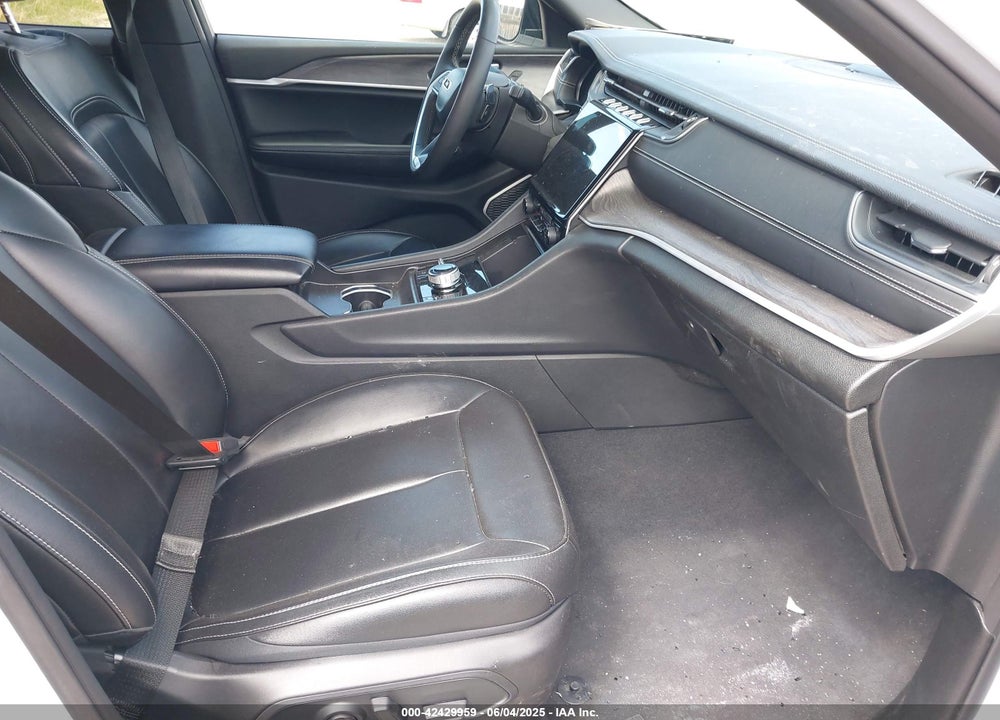 2024 JEEP GRAND CHEROKEE 4XE VIN: 1C4RJYB60RC120171