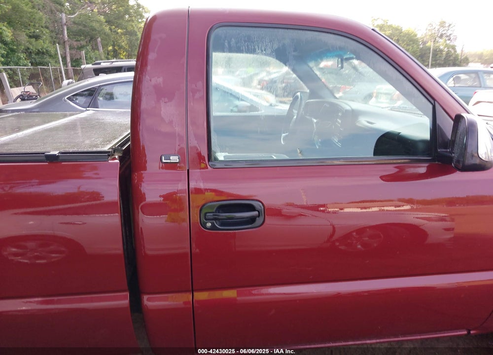 2000 CHEVROLET SILVERADO 1500 LS VIN: 1GCEC14T1YZ226983
