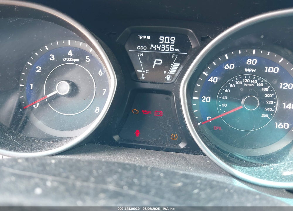 2011 HYUNDAI ELANTRA VIN: 5NPDH4AE6BH040987