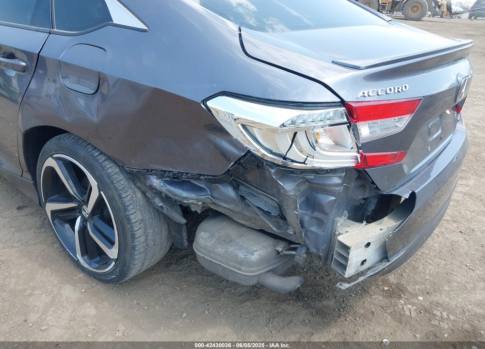 2018 HONDA ACCORD VIN: 1HGCV1F31JA228950