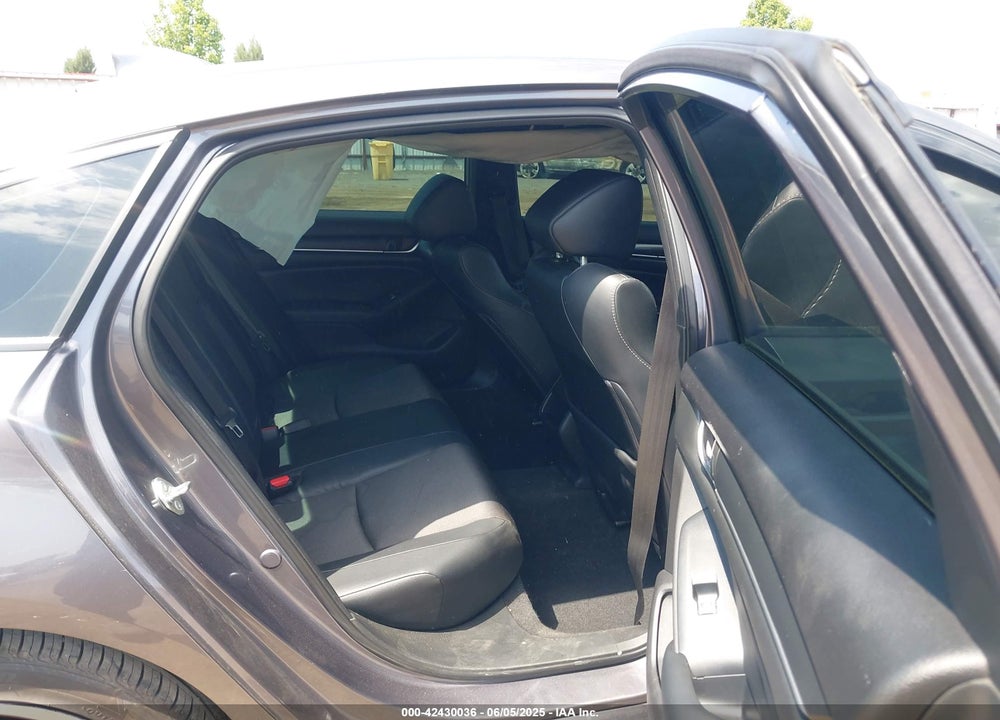 2018 HONDA ACCORD VIN: 1HGCV1F31JA228950