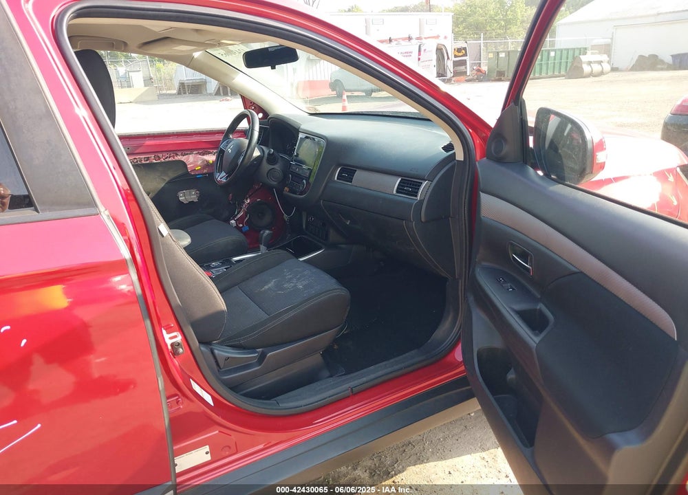 2018 MITSUBISHI OUTLANDER VIN: JA4AZ3A30JZ024441