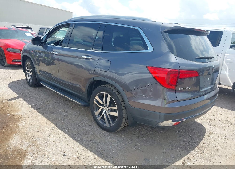 2017 HONDA PILOT VIN: 5FNYF5H94HB009511