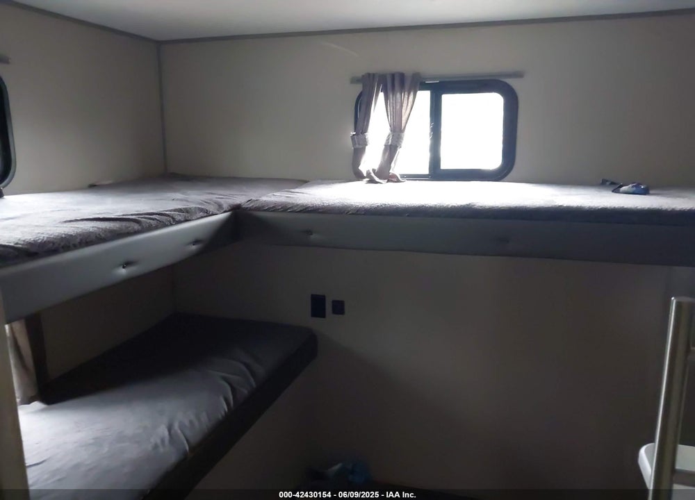 2022 FOREST RIVER AURORA TRAVEL TRAILER VIN: 5ZT2ARUB3NX025459
