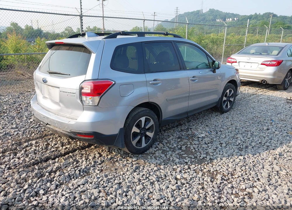2017 SUBARU FORESTER 2.5I PREMIUM VIN: JF2SJAGC4HH520177