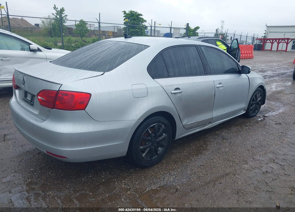 2011 VOLKSWAGEN JETTA 2.5L SE VIN: 3VWDZ7AJXBM034726