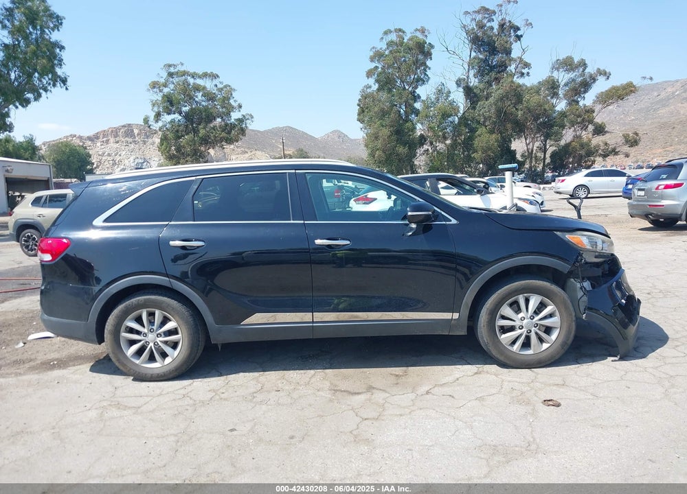 2016 KIA SORENTO VIN: 5XYPG4A34GG020427