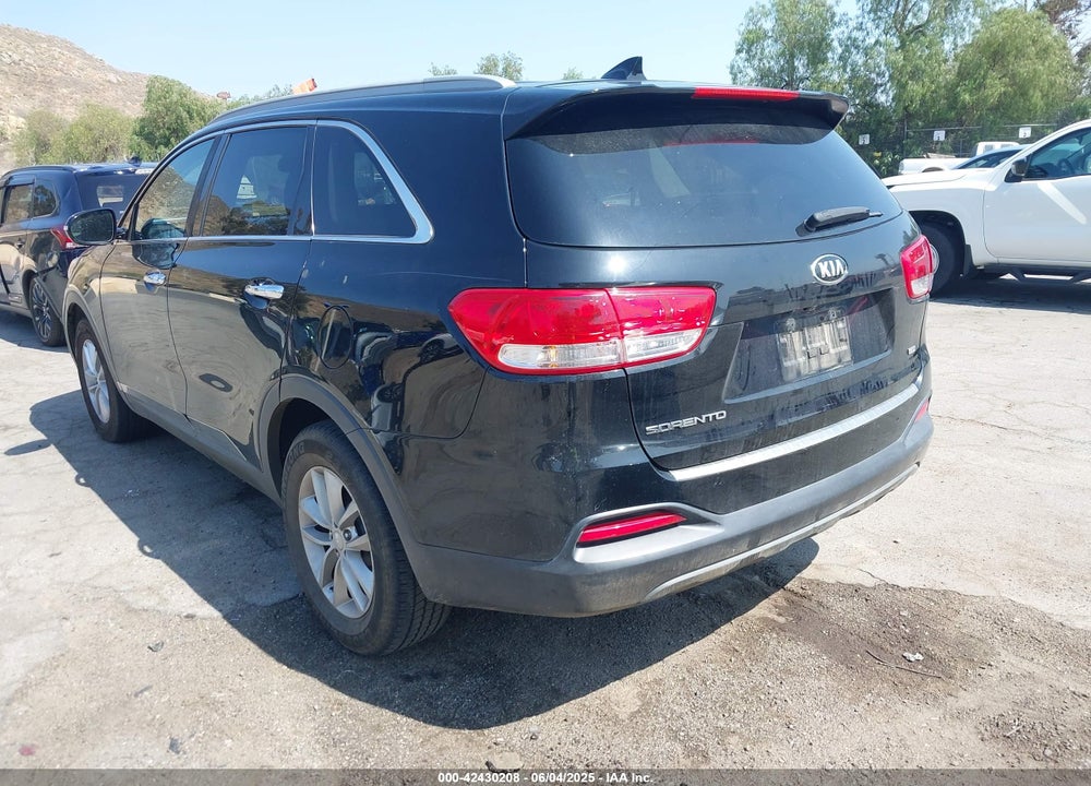 2016 KIA SORENTO VIN: 5XYPG4A34GG020427