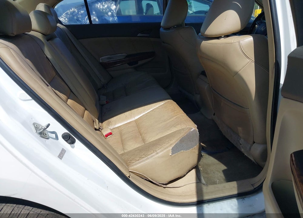 2008 HONDA ACCORD VIN: 1HGCP26858A065340
