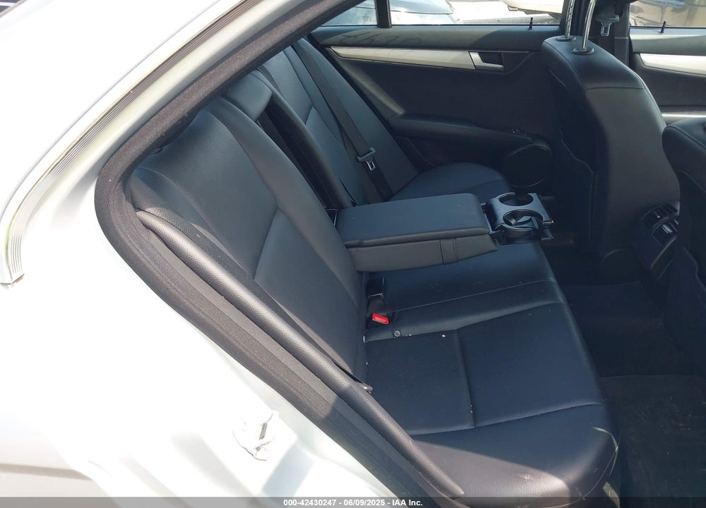 2013 MERCEDES-BENZ C 300 LUXURY 4MATIC/SPORT 4MATIC VIN: WDDGF8AB1DR292986