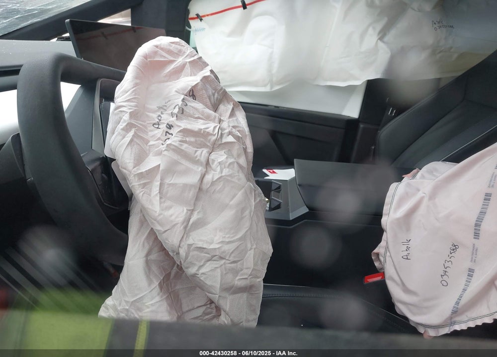 2024 TESLA CYBERTRUCK VIN: 7G2CEHED5RA015076