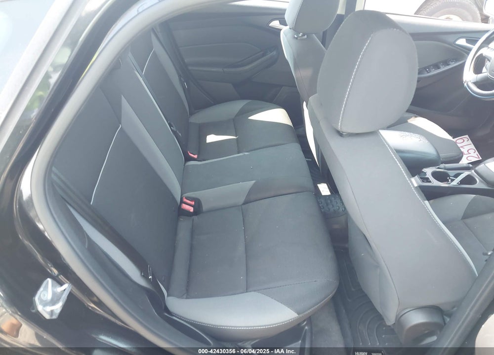 2014 FORD FOCUS VIN: 1FADP3K27EL318738