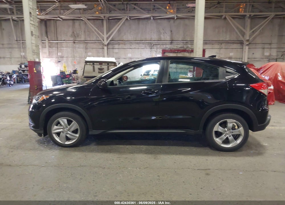 2019 HONDA HR-V VIN: 3CZRU6H33KM743243