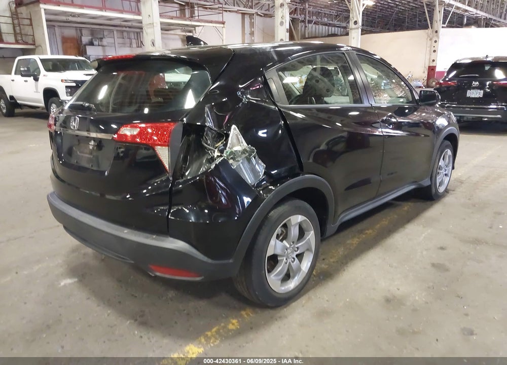 2019 HONDA HR-V VIN: 3CZRU6H33KM743243