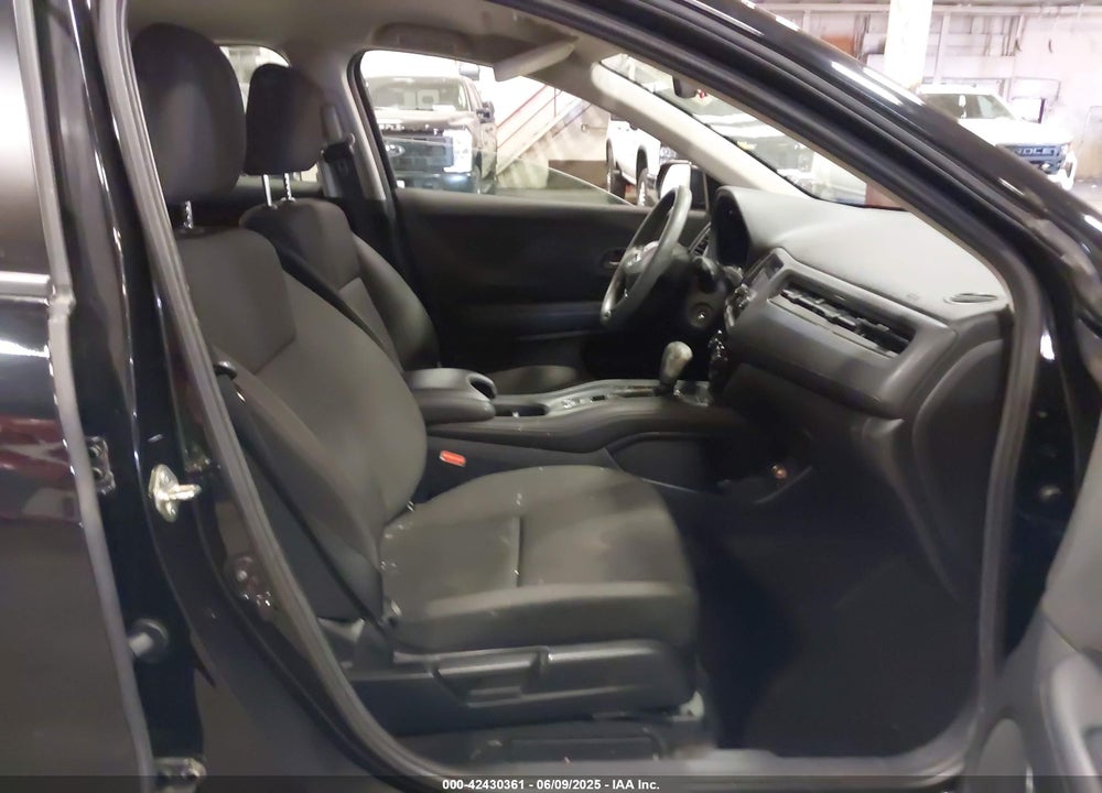 2019 HONDA HR-V VIN: 3CZRU6H33KM743243