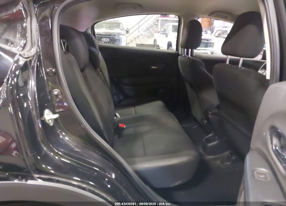 2019 HONDA HR-V VIN: 3CZRU6H33KM743243