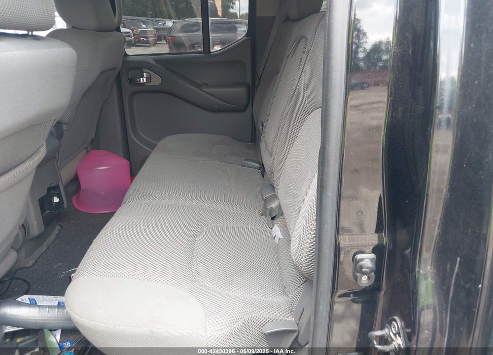 2005 NISSAN FRONTIER SE VIN: 1N6AD07U85C458390