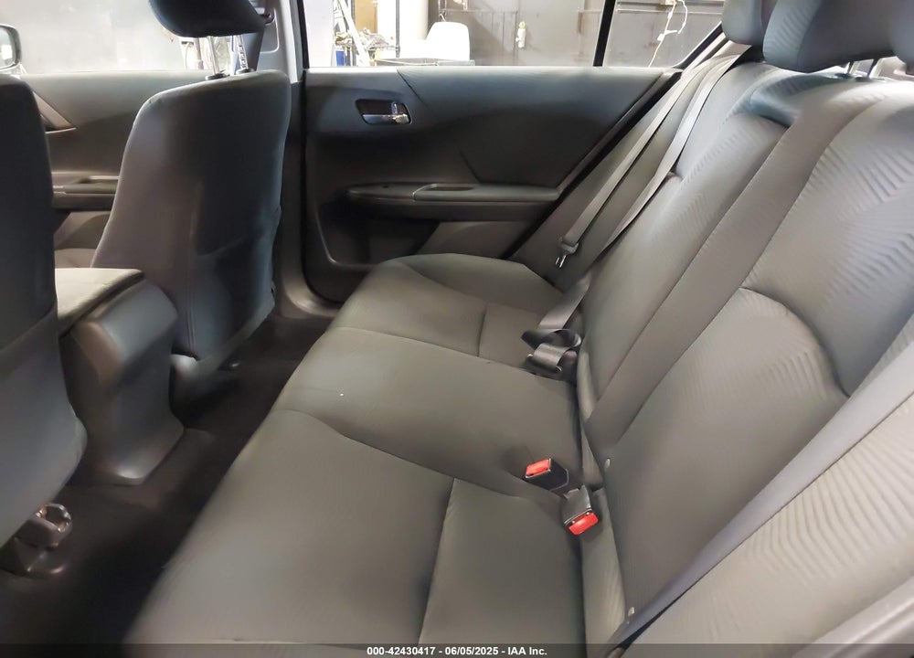 2017 HONDA ACCORD VIN: 1HGCR2F37HA304630