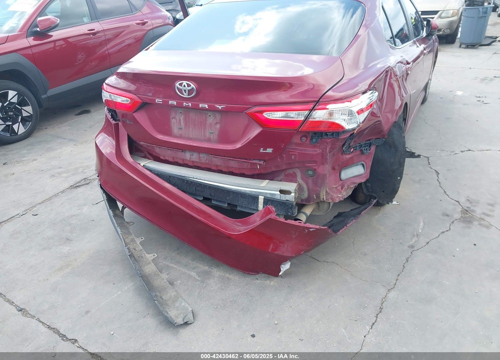 2018 TOYOTA CAMRY VIN: 4T1B11HK2JU584571