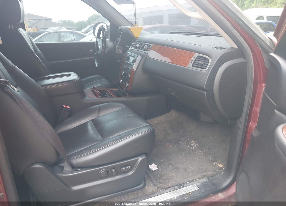 2008 CHEVROLET TAHOE VIN: 1GNFK13038J140207