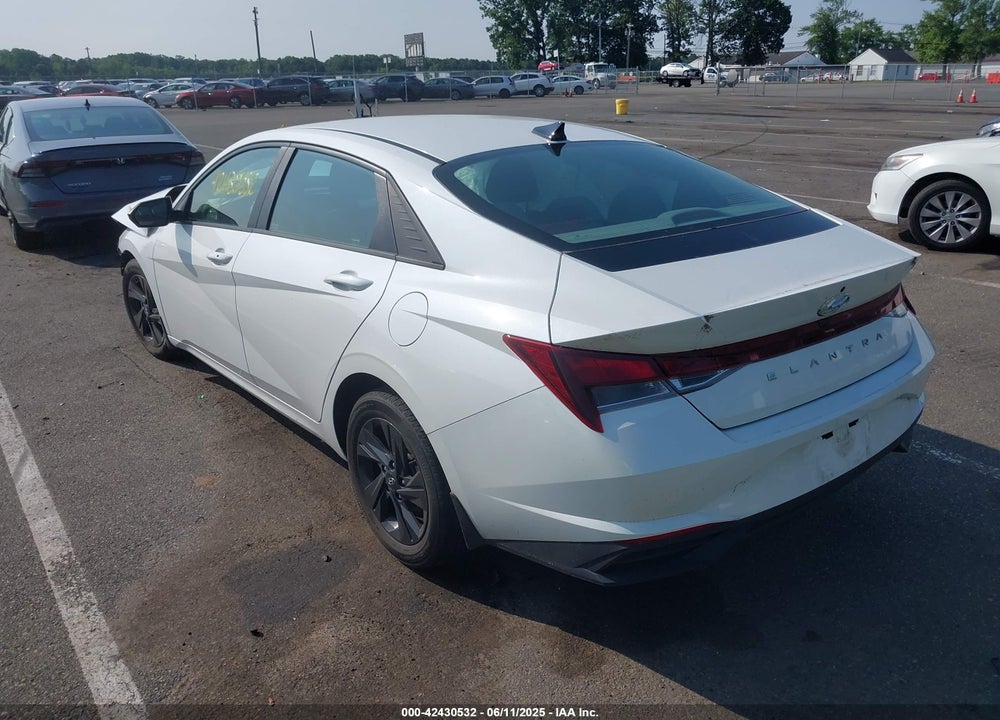 2022 HYUNDAI ELANTRA VIN: 5NPLM4AG5NH081026