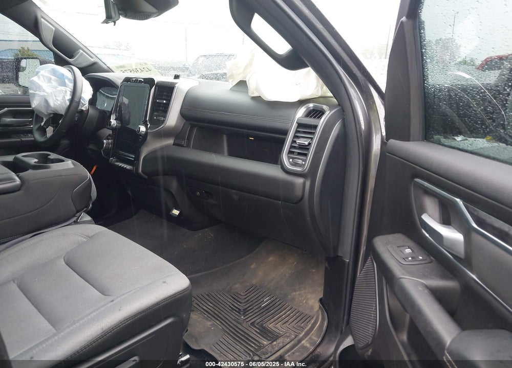 2024 RAM 1500 VIN: 1C6SRFFT8RN165305
