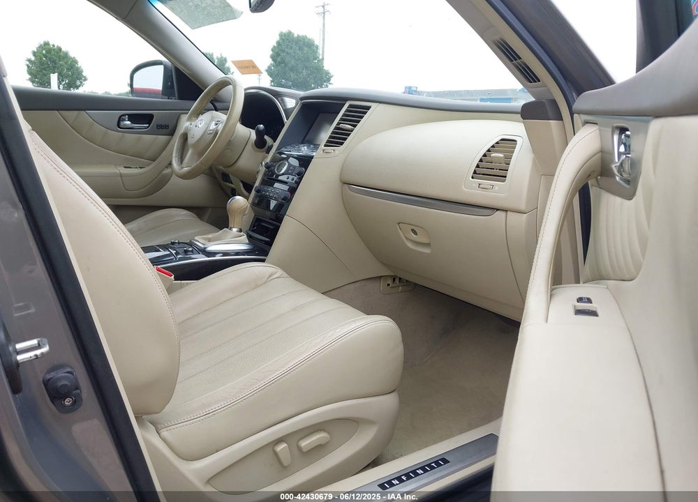 2015 INFINITI QX70 VIN: JN8CS1MWXFM481649