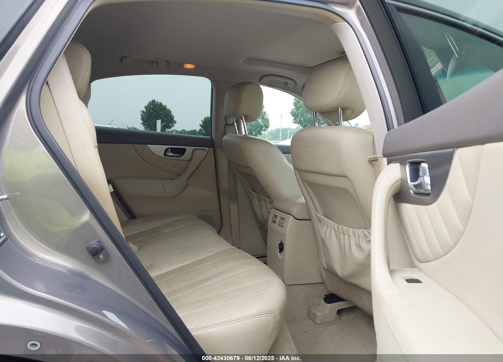 2015 INFINITI QX70 VIN: JN8CS1MWXFM481649