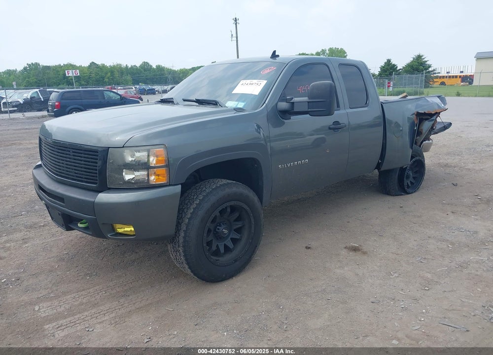2011 CHEVROLET SILVERADO 1500 LT VIN: 1GCRKSE35BZ105695