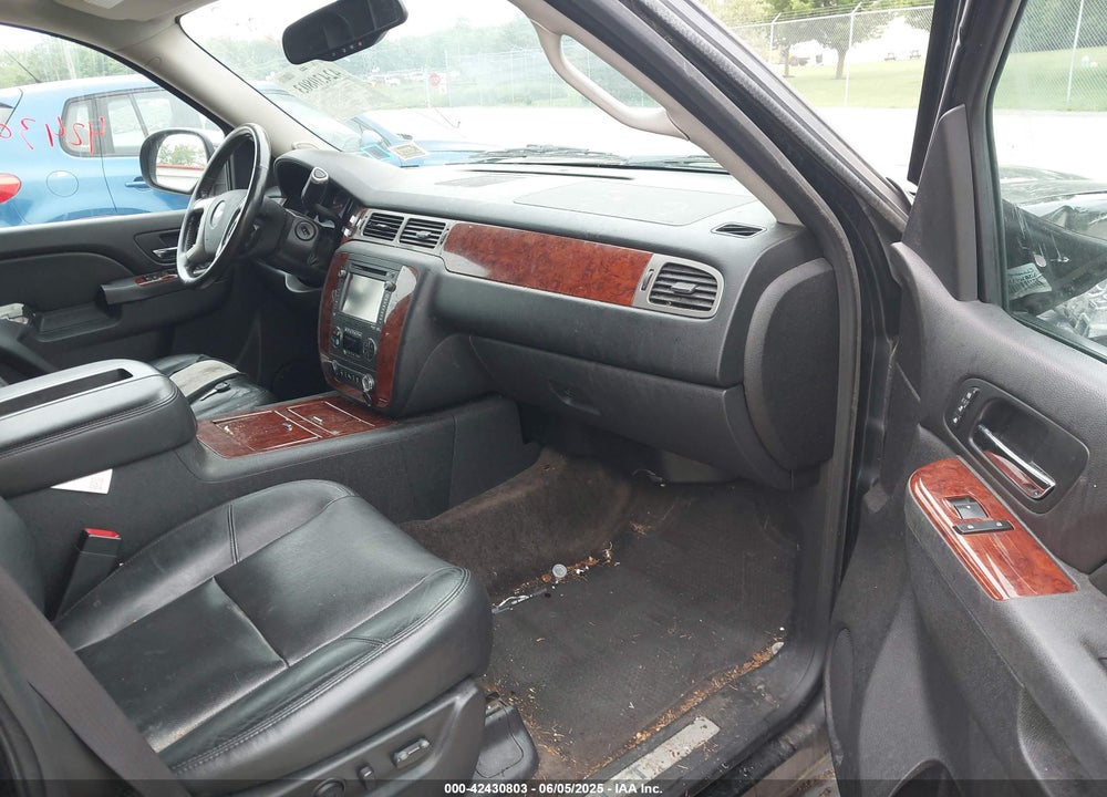 2013 CHEVROLET SUBURBAN 1500 VIN: 1GNSKKE72DR121982