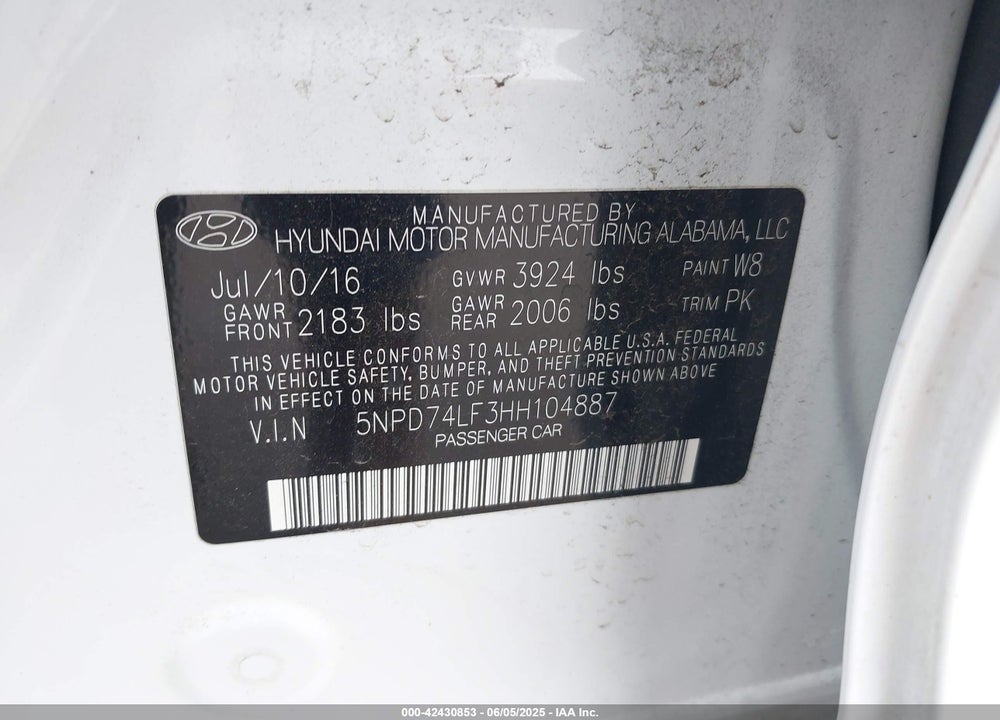 2017 HYUNDAI ELANTRA VIN: 5NPD74LF3HH104887