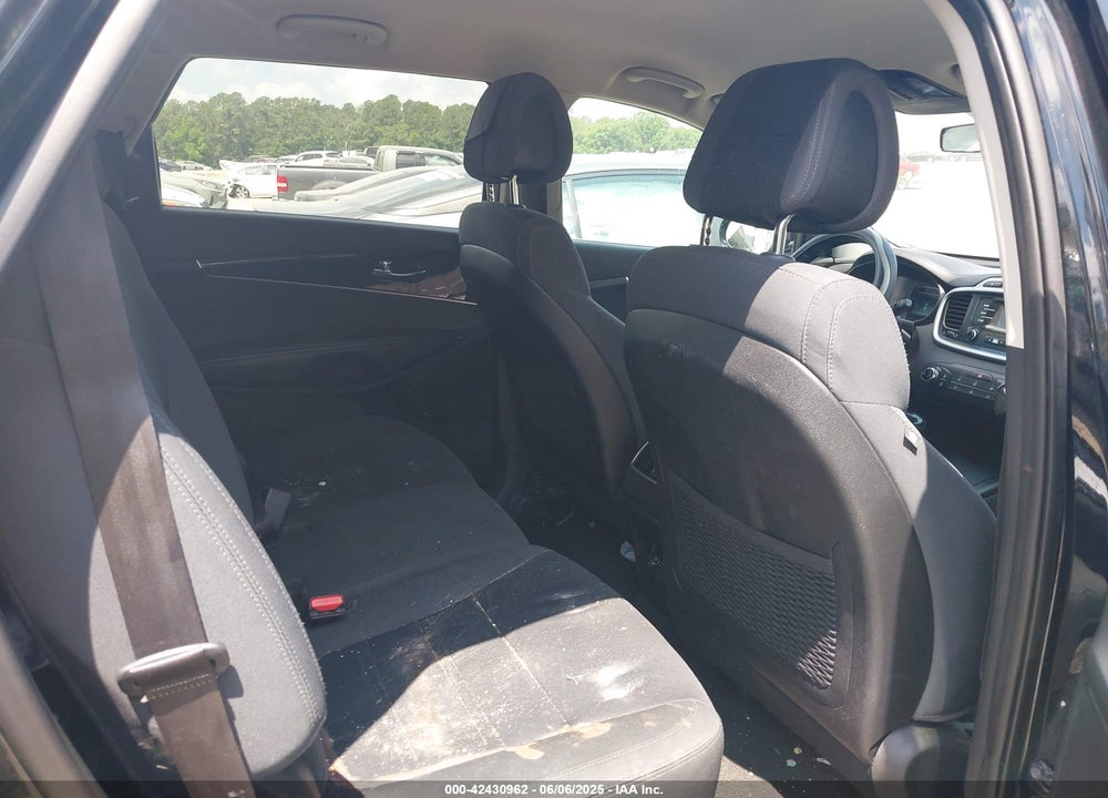 2016 KIA SORENTO VIN: 5XYPG4A55GG137614