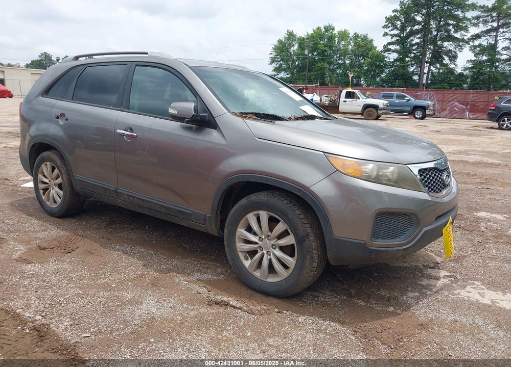 2011 KIA SORENTO LX V6 VIN: 5XYKT4A21BG083703