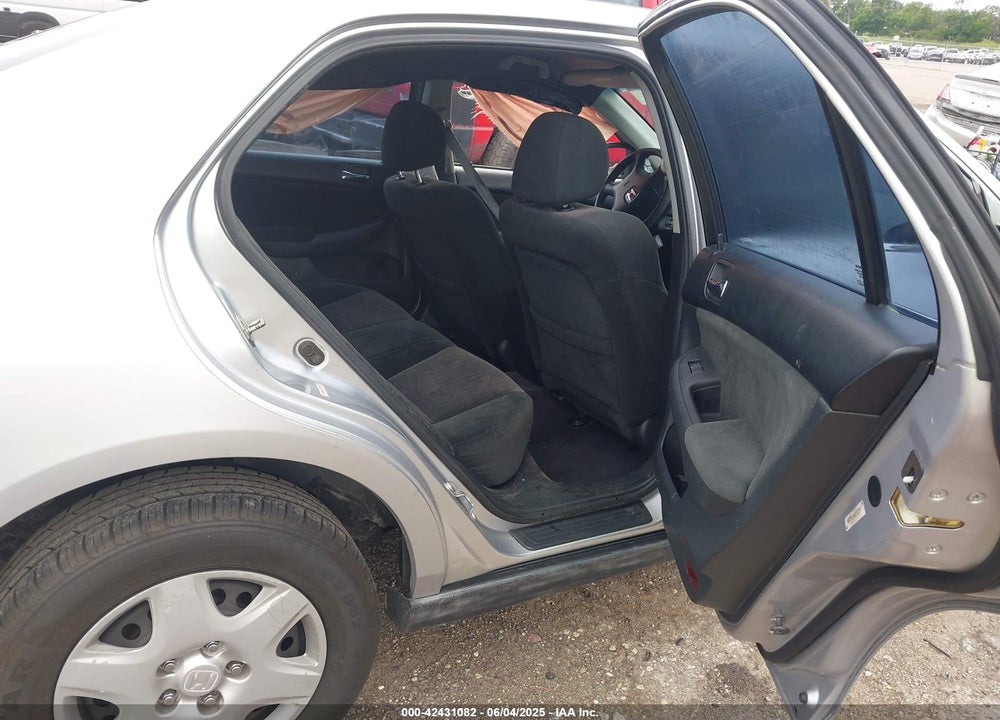 2005 HONDA ACCORD 2.4 LX VIN: 1HGCM56445L002995