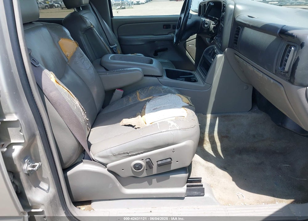 2005 CHEVROLET SUBURBAN 1500 LT VIN: 3GNEC16ZX5G140284
