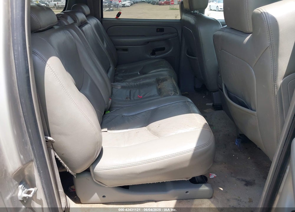 2005 CHEVROLET SUBURBAN 1500 LT VIN: 3GNEC16ZX5G140284