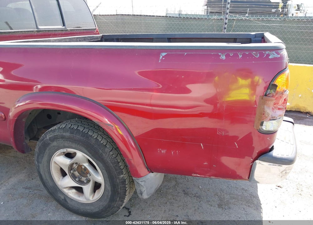 2002 TOYOTA TUNDRA LTD V8 VIN: 5TBRT381X2S314762