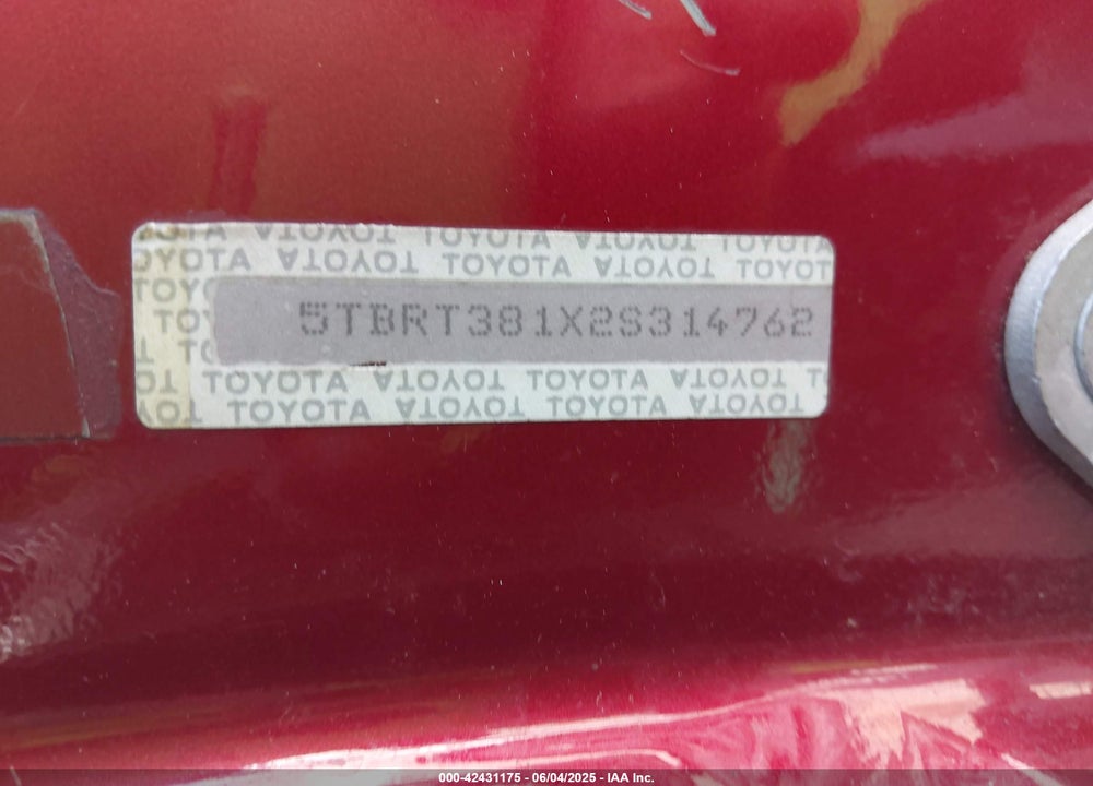 2002 TOYOTA TUNDRA LTD V8 VIN: 5TBRT381X2S314762