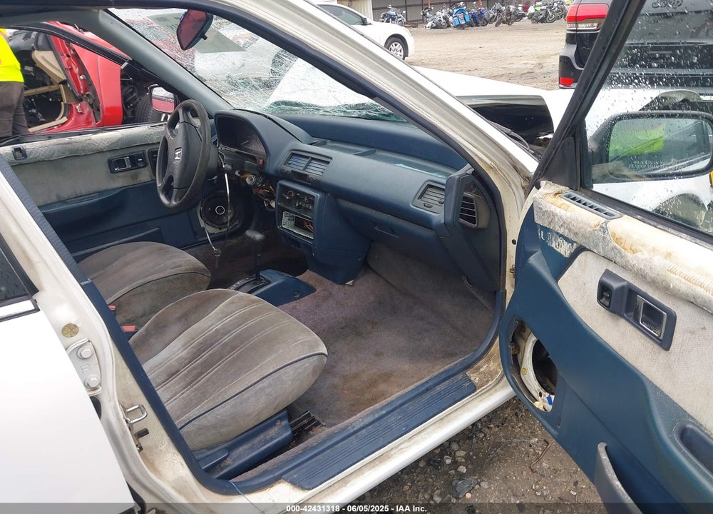 1990 HONDA CIVIC LX VIN: 1HGED3659LL018807