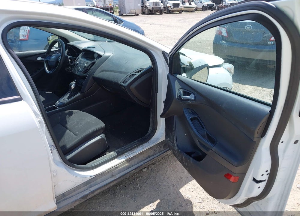 2018 FORD FOCUS VIN: 1FADP3F21JL231602