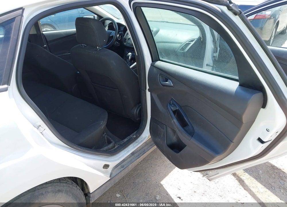2018 FORD FOCUS VIN: 1FADP3F21JL231602