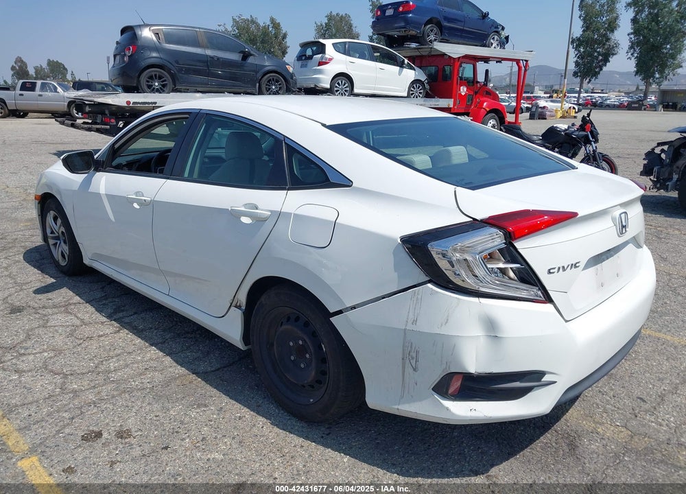 2018 HONDA CIVIC LX VIN: 2HGFC2F58JH555874