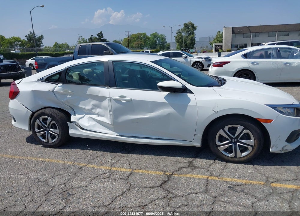 2018 HONDA CIVIC LX VIN: 2HGFC2F58JH555874
