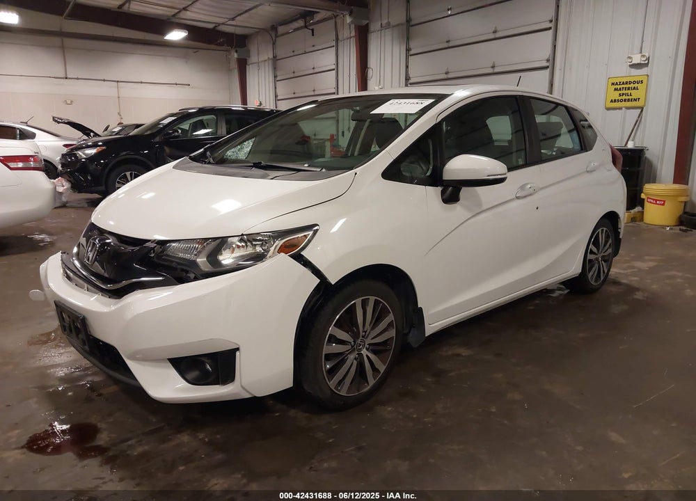 2015 HONDA FIT VIN: 3HGGK5H88FM776996