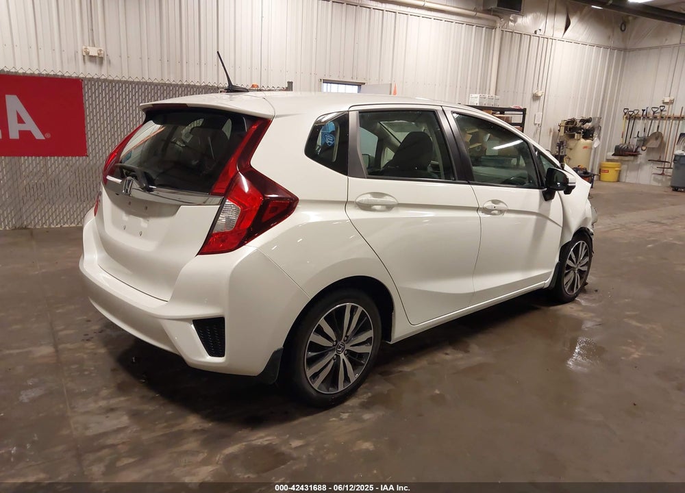 2015 HONDA FIT VIN: 3HGGK5H88FM776996