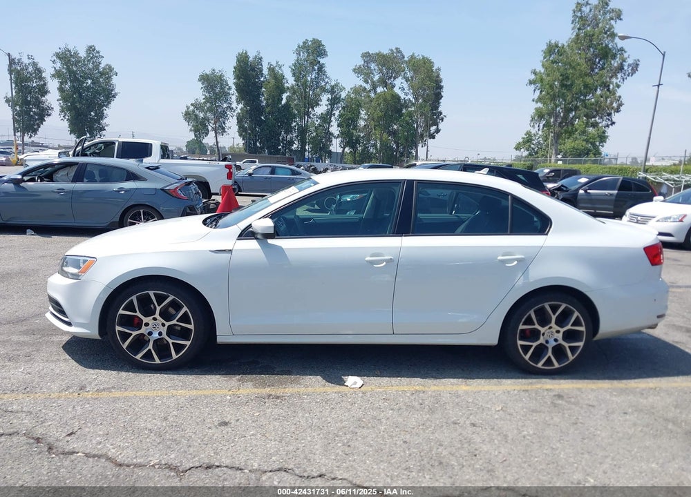 2015 VOLKSWAGEN JETTA 1.8T SE VIN: 3VWD17AJ7FM356897