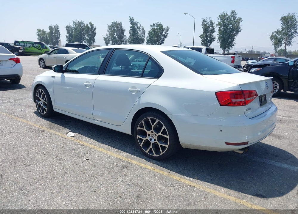 2015 VOLKSWAGEN JETTA 1.8T SE VIN: 3VWD17AJ7FM356897