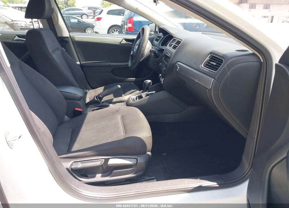2015 VOLKSWAGEN JETTA 1.8T SE VIN: 3VWD17AJ7FM356897